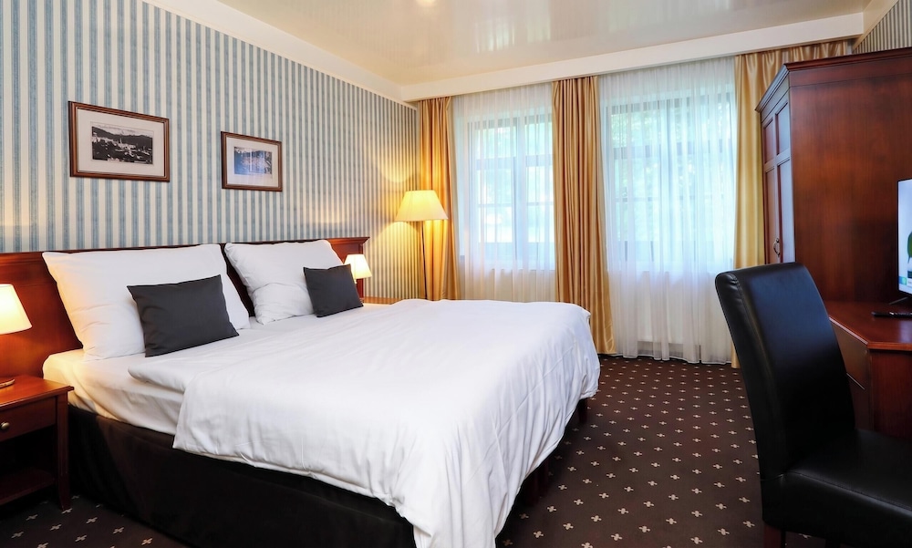 Golf Hotel Morris 18/62