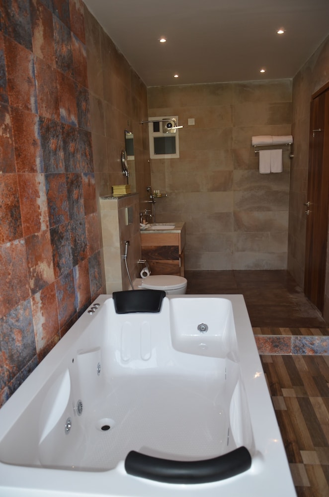 Justa Sajjangarh Resort And Spa 48/50