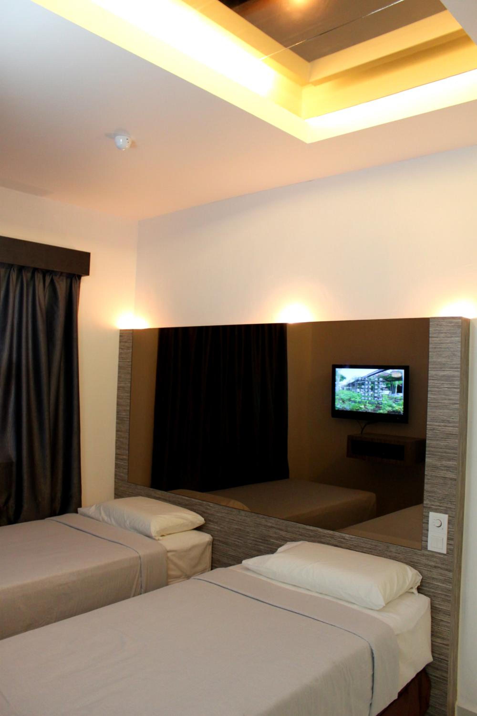 Dream Hotel 17/36
