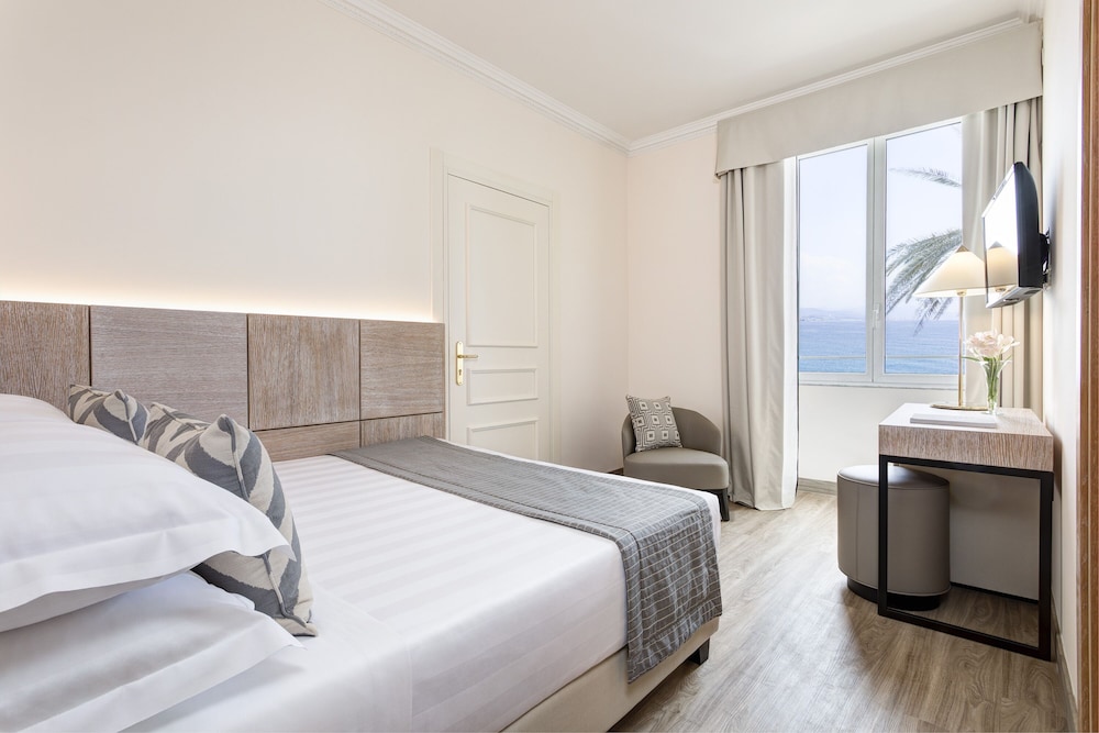 Superior, Double Bed, Sea View