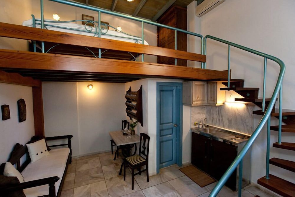Pandora Suites 31/58