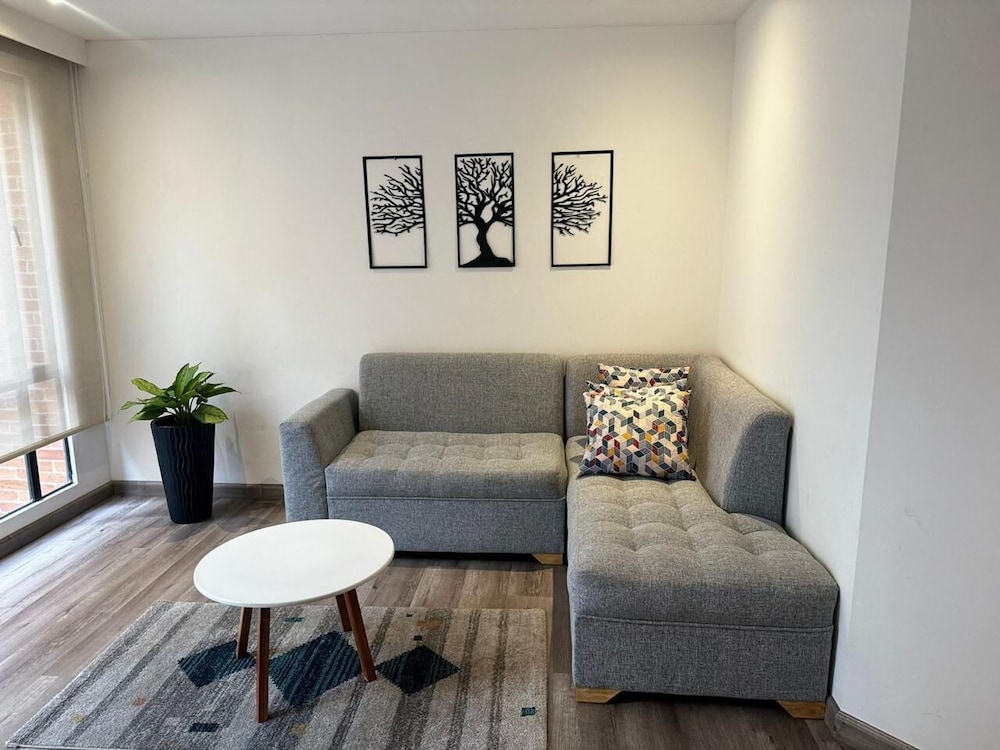 Cora 96 Street Suites and Apartments 27/50