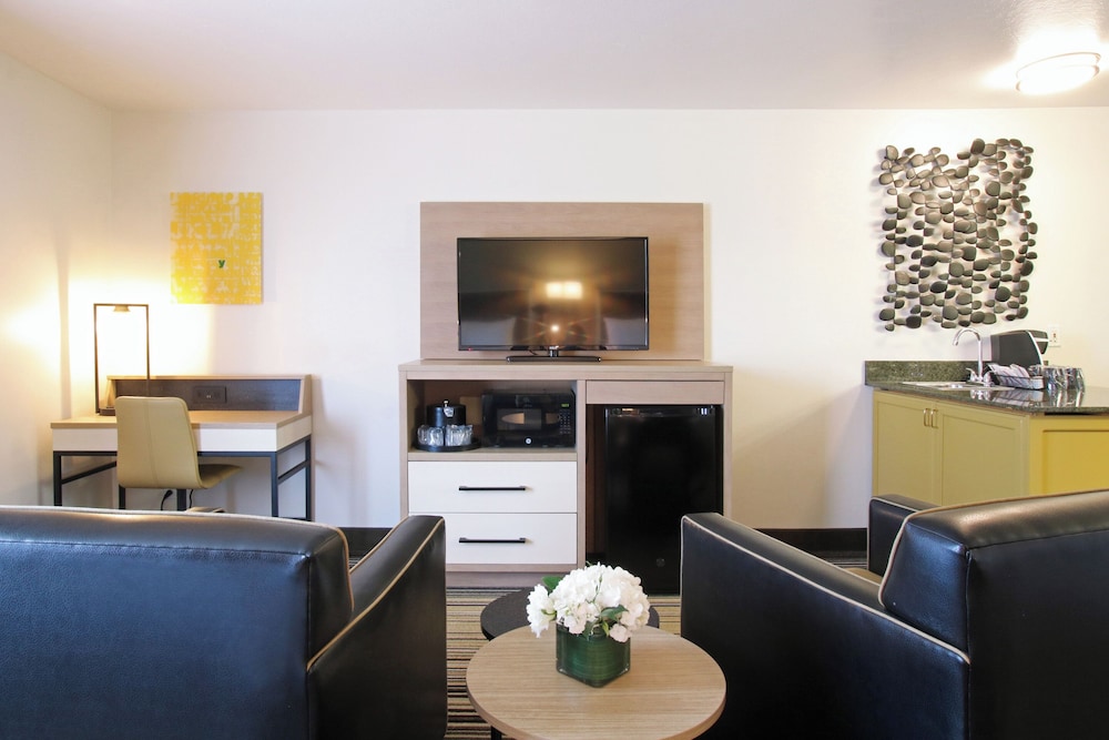 Oxford Suites Spokane Valley 44/64