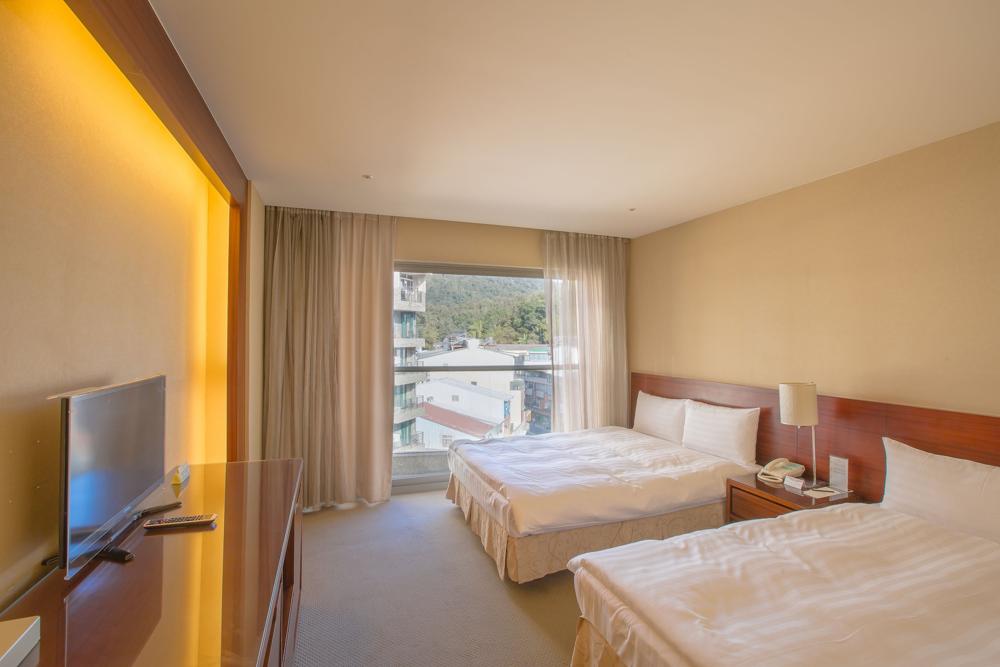 ROOM, QUADRUPLE, STREET VIEW