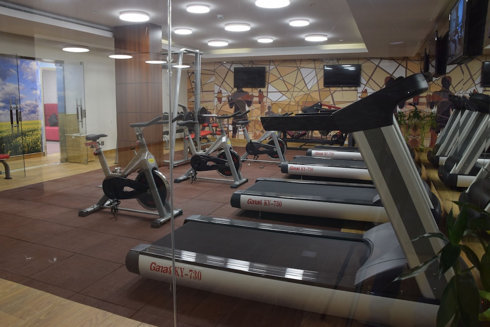 أجنحة نوفوتيل الرياض ديار(Sunday Hotel Al Olaya formerly Novotel Suites Riyadh Centre) 50/75