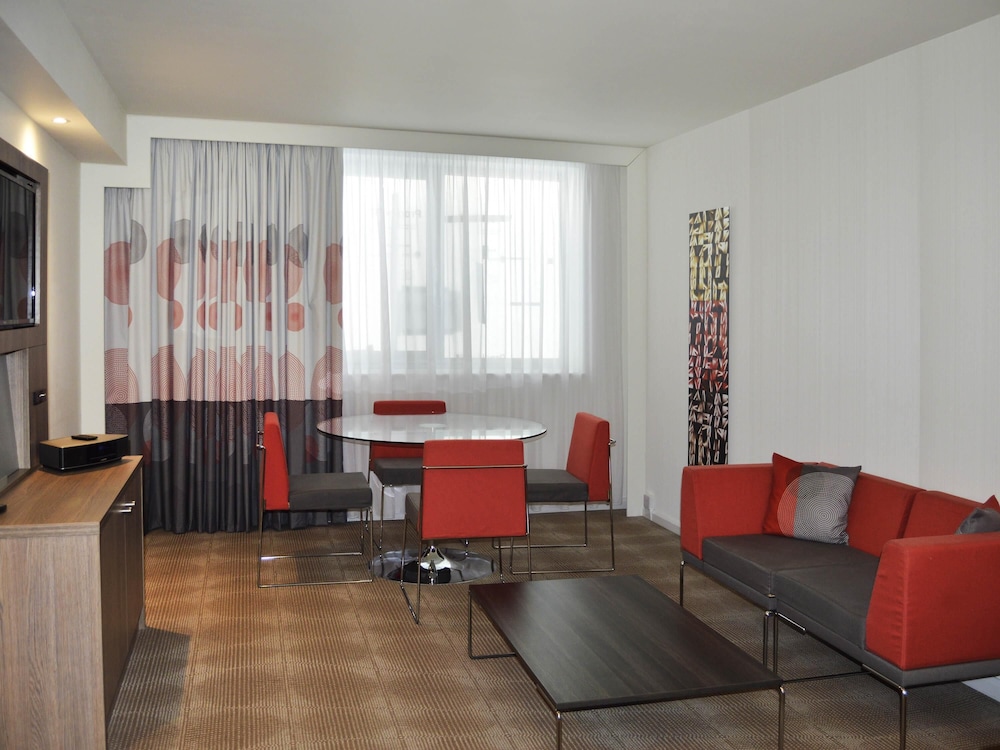 Novotel London Brentford 62/79