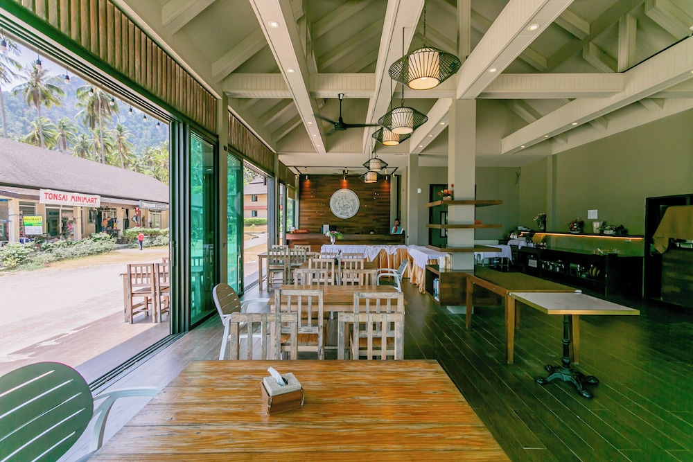 Tonsai Bay Resort 31/50