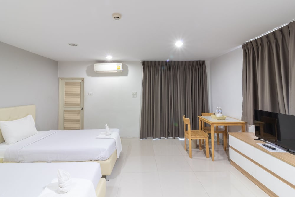 Townhouse Siam Privi Hotel 23/42