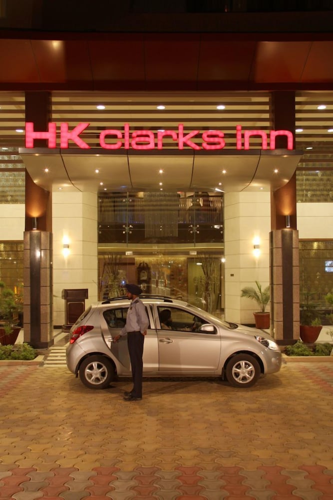 Hk Clarks Inn Amritsar 19/25