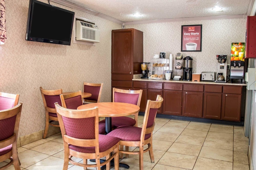 Econo Lodge Akron Copley Northwest 29/34