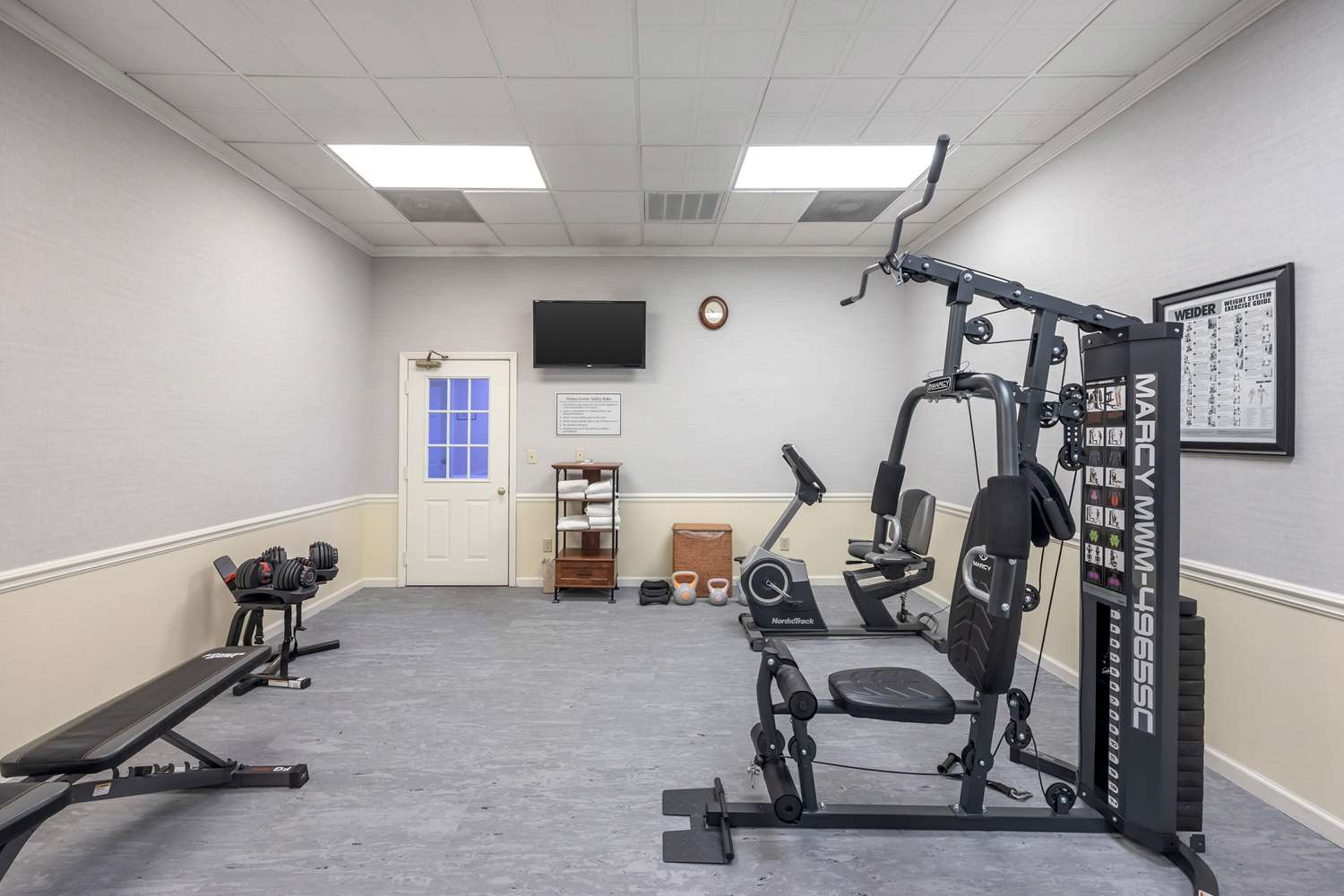 Best Western Spring Hill Inn & Suites 15/32