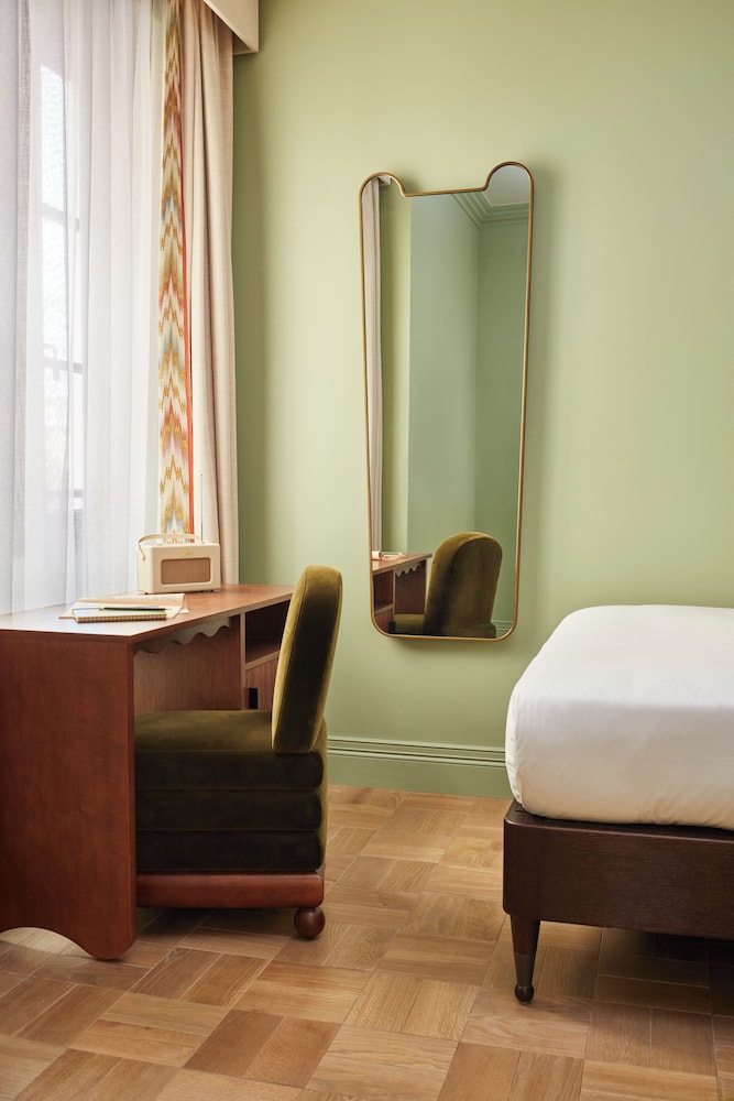 The Hoxton Florence 14/63