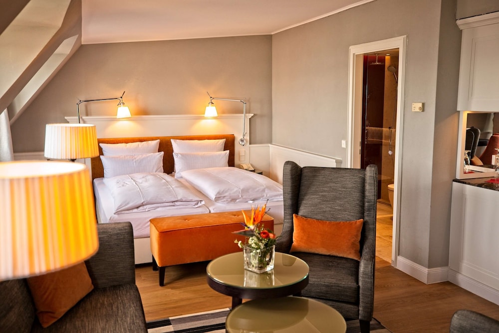 HALM KONSTANZ(FORMERLY ARCADIA HOTEL HALM KONSTANZ) 47/67