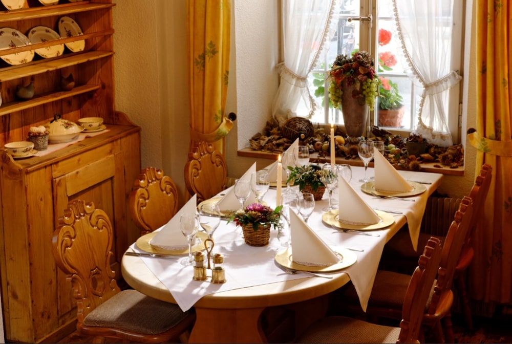 Hotel Baeren the Bear Inn 68/80