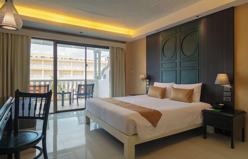 The Old Phuket Karon Beach Resort 35/85