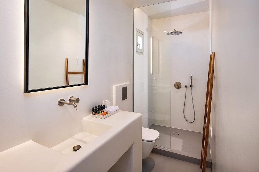 VIVA NOVE SUITES 38/43