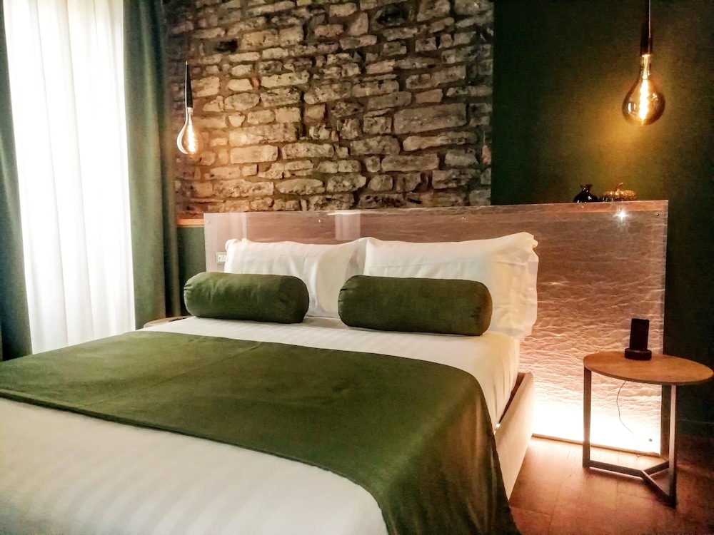 73 Boutique Hotel 15/43