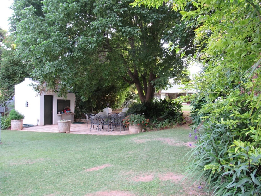 Happy Lands Self Catering/B&B 43/48