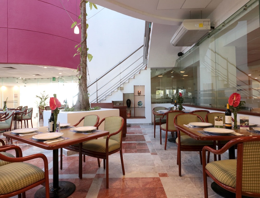 Sunset Palace Beach Hotel 44/51