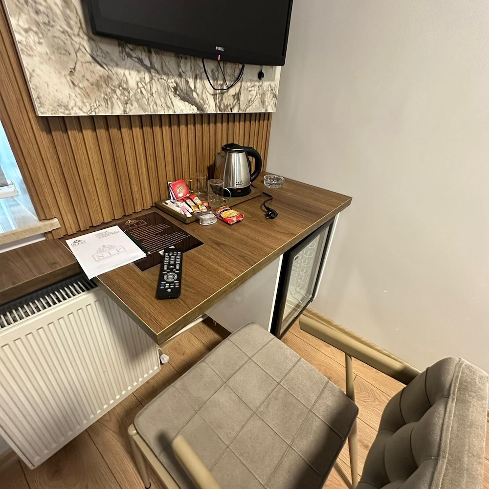 Lotis Hotel 23/35