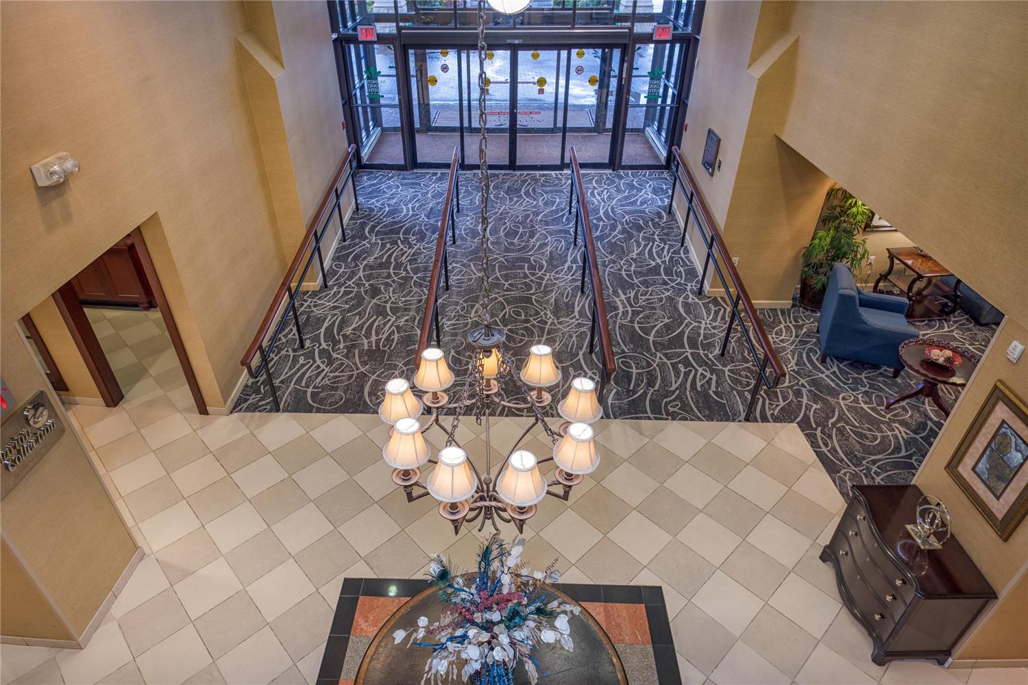 Clarion Collection Hotel Arlington Court Suites 5/28