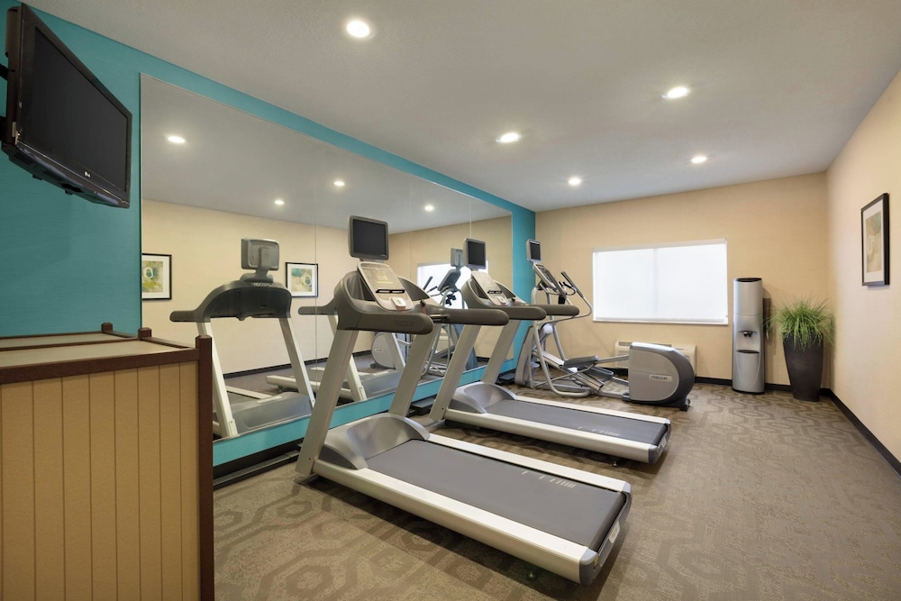 Country Inn & Suites by Radisson, Bismarck-Mandan 36/47