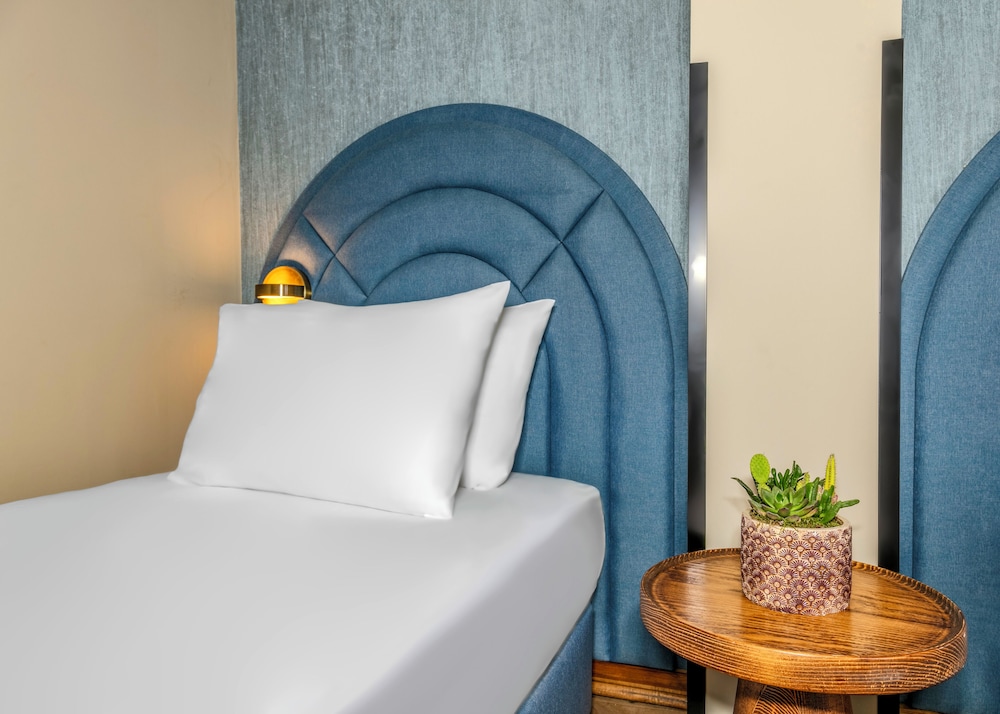 Nenessa Airport Hotel 27/46