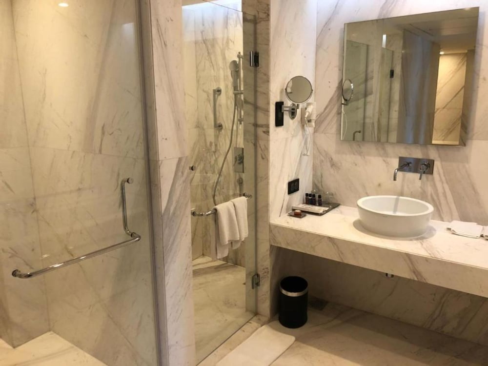 Pride Plaza Hotel, Aerocity, New Delhi 46/48