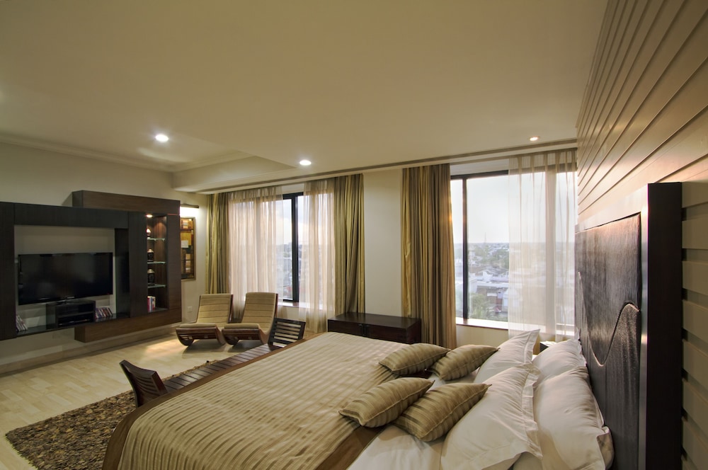 PRESIDENTIAL, SUITE