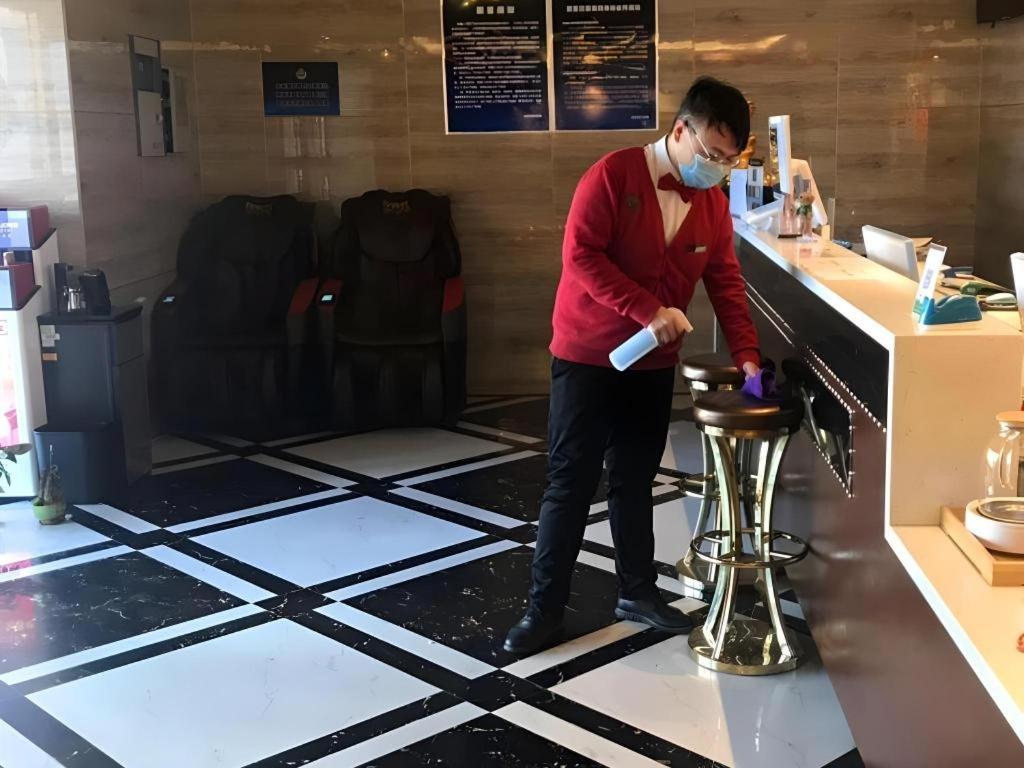 James Joyce Coffetel (Beijing West Railway Station, Lianhua Bridge) 11/41