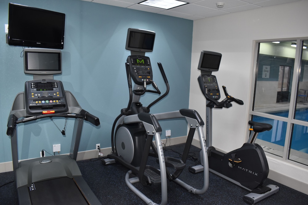Holiday Inn Express Hotel Suites Mcpherson 43/64
