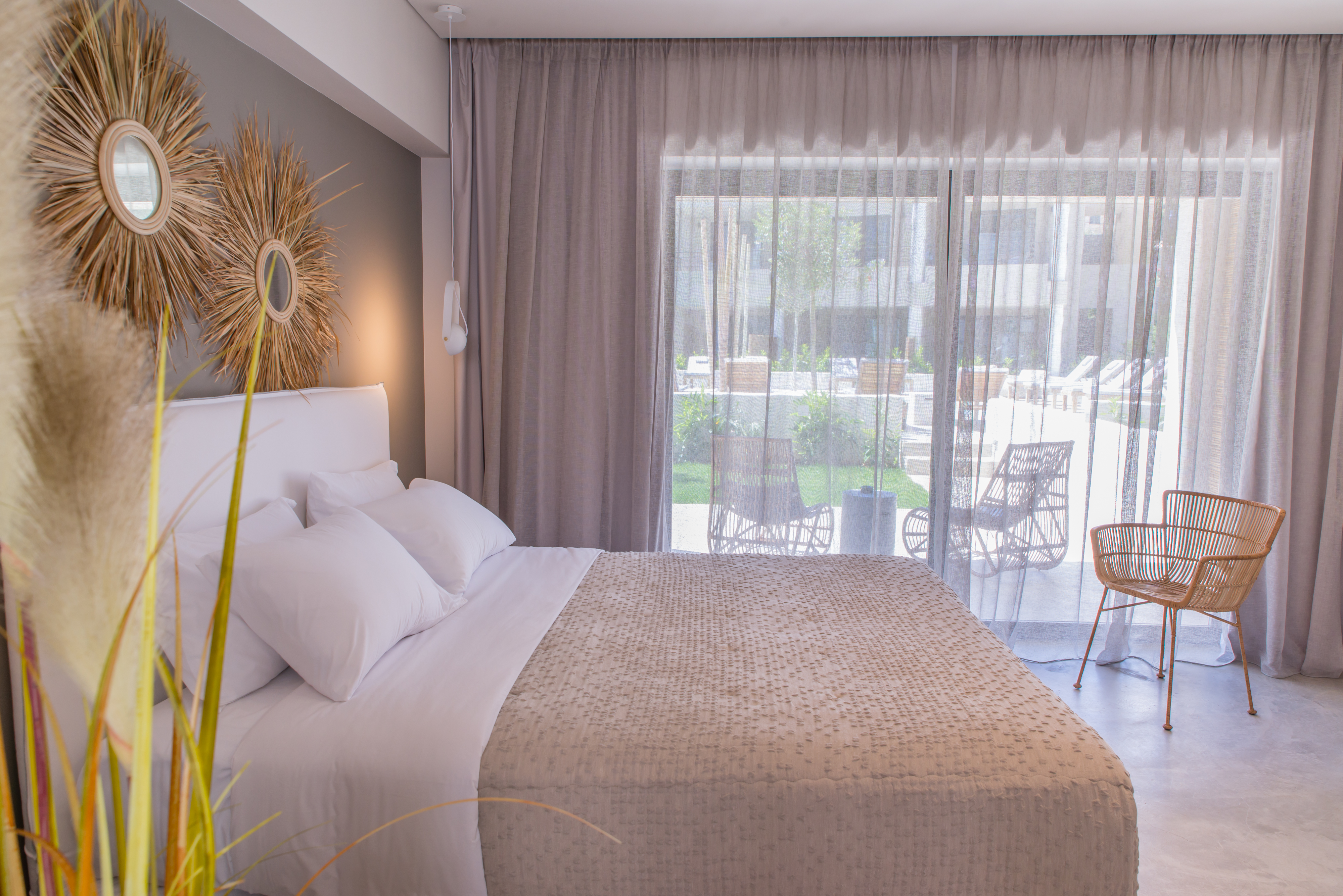SUPERIOR, DOUBLE BED, POOL VIEW