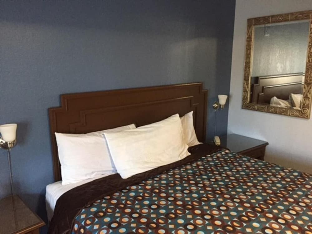 Sea Garden Motel 39/63