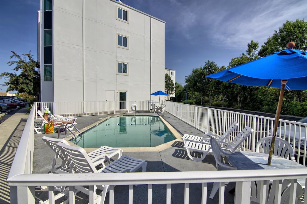 Motel6 Portsmouth, NH 11/61