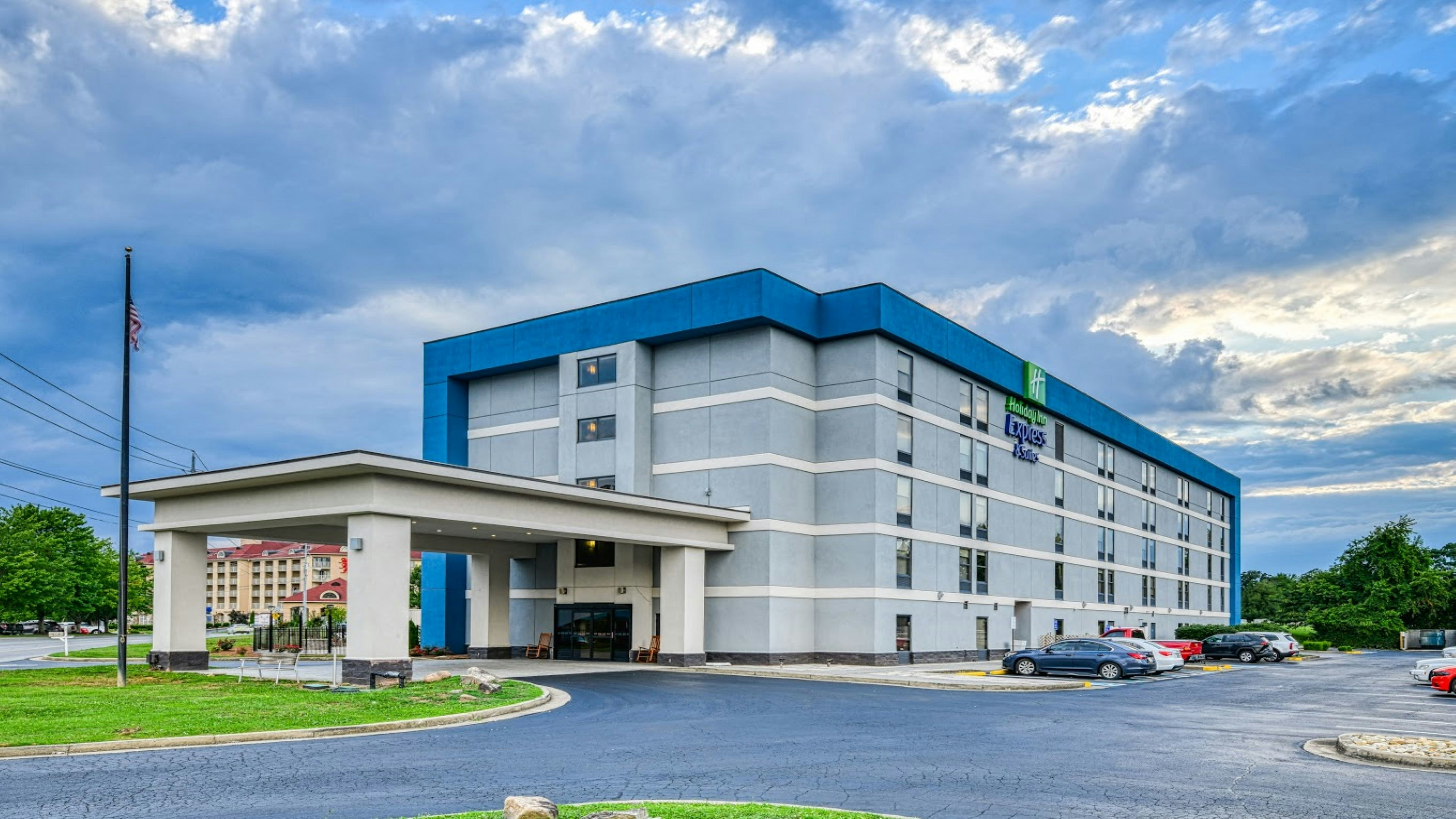 Holiday Inn Express Hotel and Suites Pigeon Forge/Near Dollywood 8/55