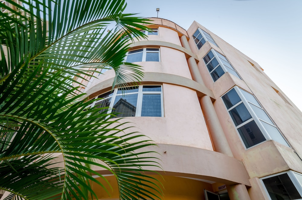 Hotel Top Five 10/52