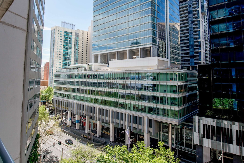 Apx World Square Apartments 1/52