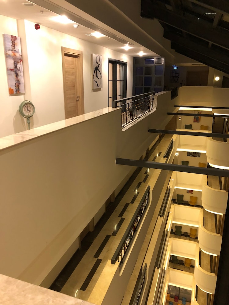 Ramada Encore By Wyndham Istanbul Basin Express 40/47