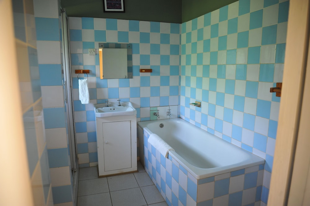 Anina's Executive Lodge 14/14