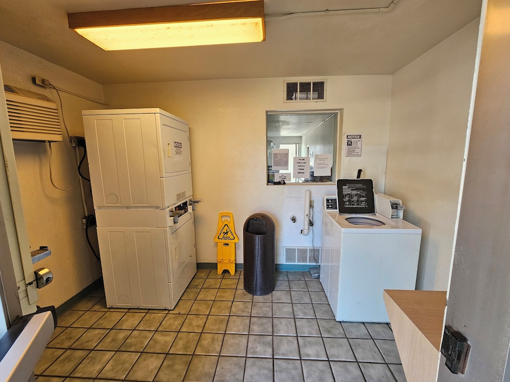 Motel6 Mitchell, SD 47/68