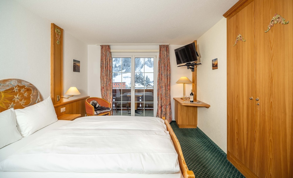 Grichting Hotel & Serviced Apartments 13/65