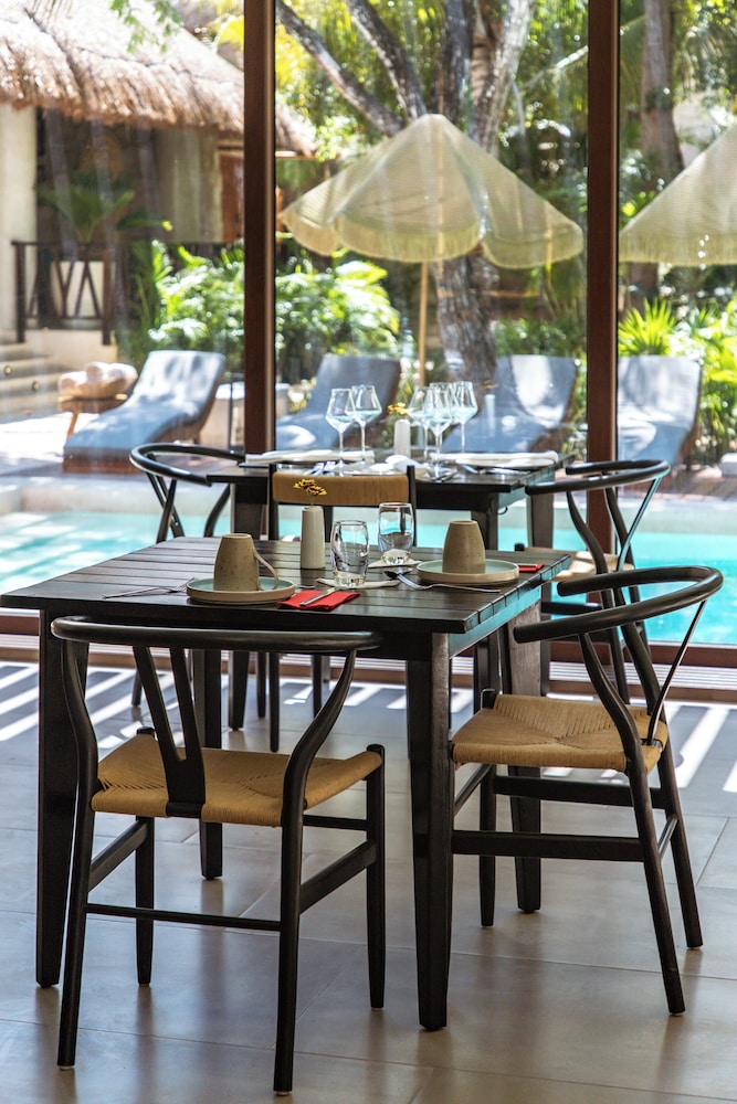 Prana Boutique Hotel 40/47