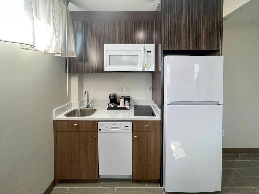 MainStay Suites Bronx - Belmont 49/61