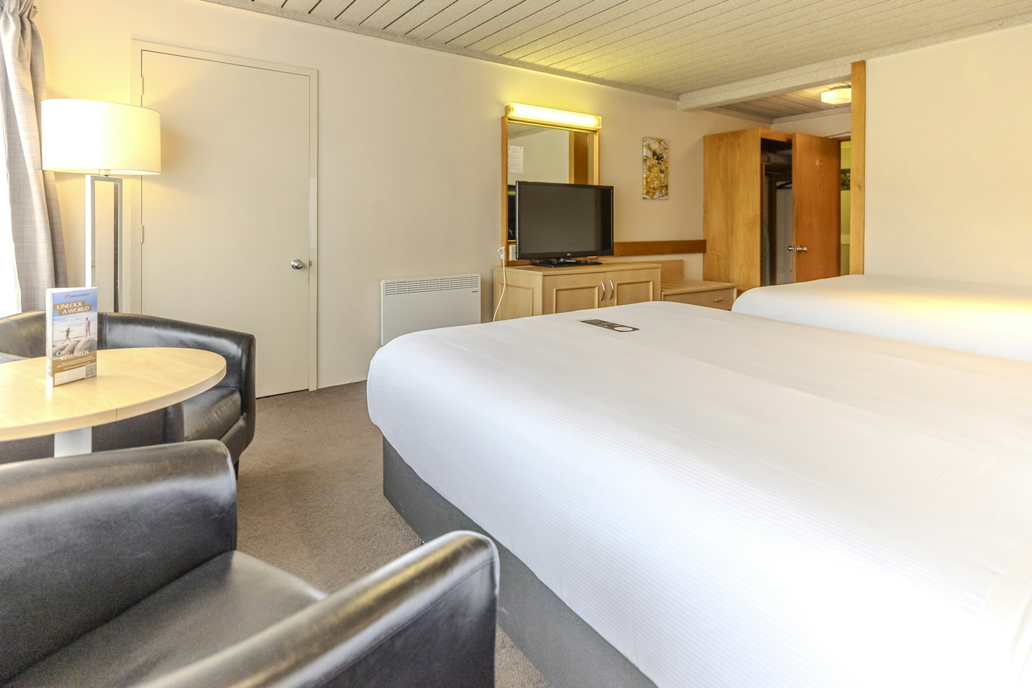 غرفة قياسية بسريرين مزدوجين، Kingsgate Hotel Te Anau 2/3