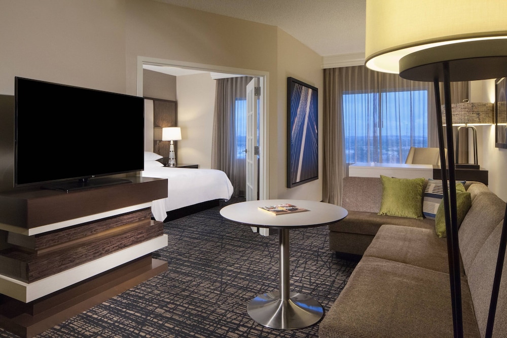 Marriott Suites Dallas Market Center 31/62