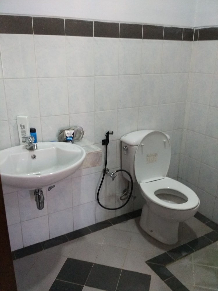 Bumi Ciherang Hotel 18/18