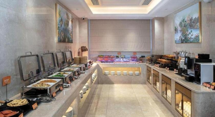 Vienna Hotel (Shenzhen Baifu City) 46/47