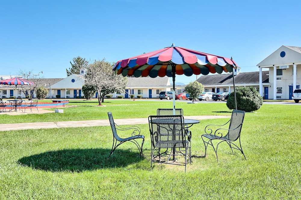 Motel6 Harrisonburg, VA - South 43/47