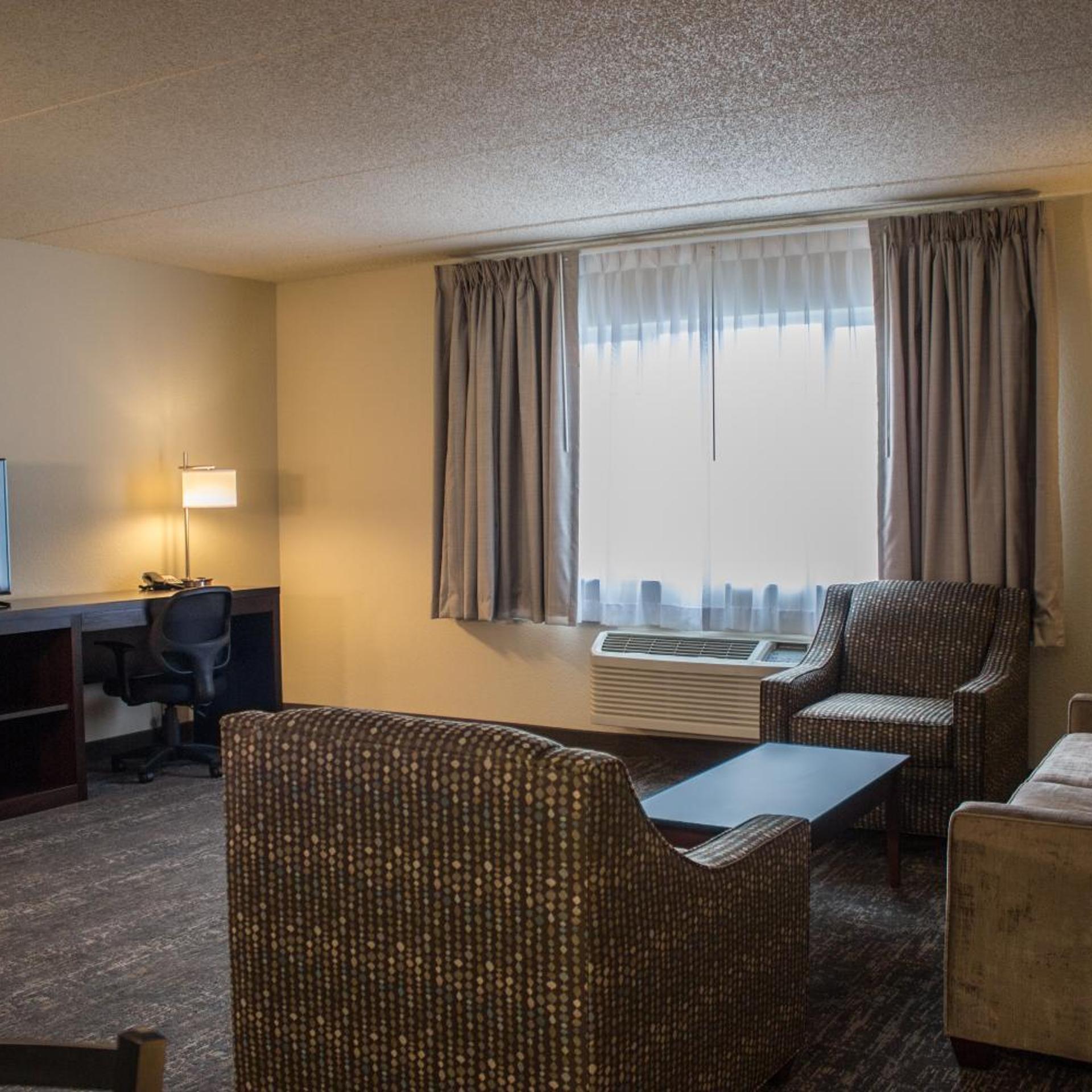 جناح ديلوكس بسرير كينج بغرفتين، Cobblestone Suites Oshkosh 5/5