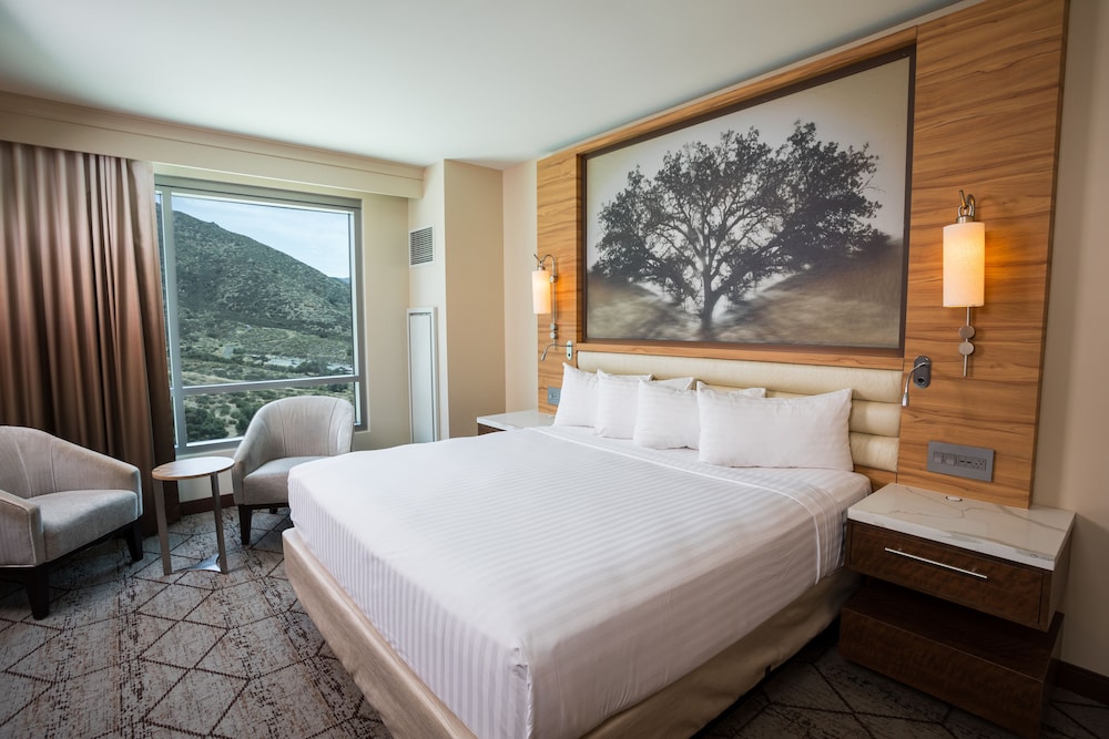 Deluxe, King Bed, Adult Only
